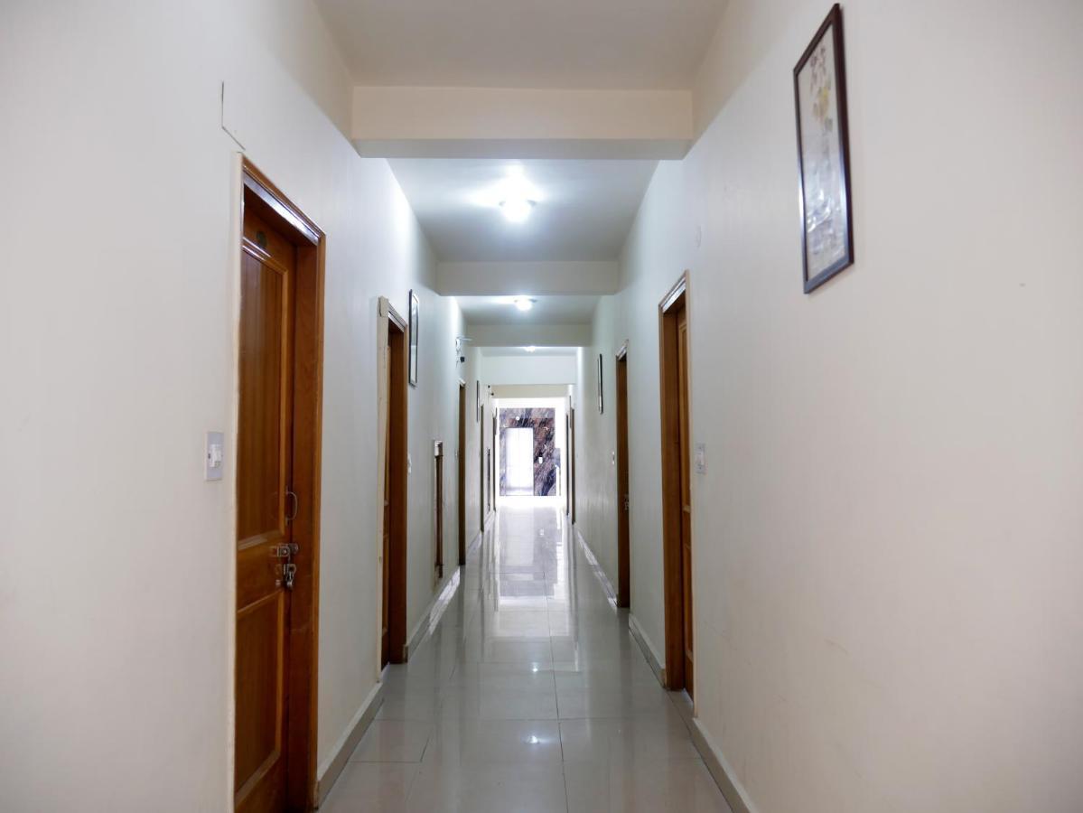 New Ambika International Mall Road Hotel Manāli Kültér fotó