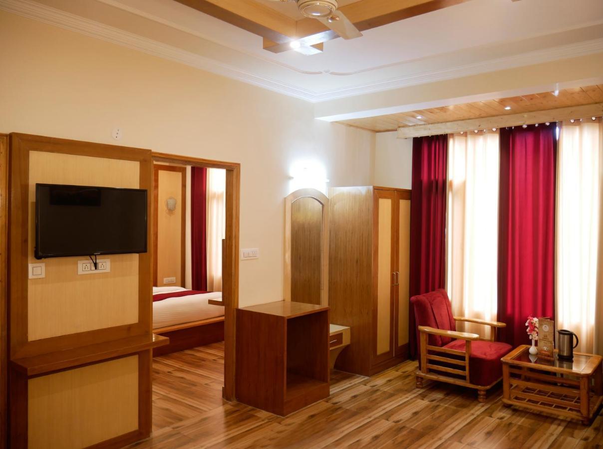 New Ambika International Mall Road Hotel Manāli Kültér fotó