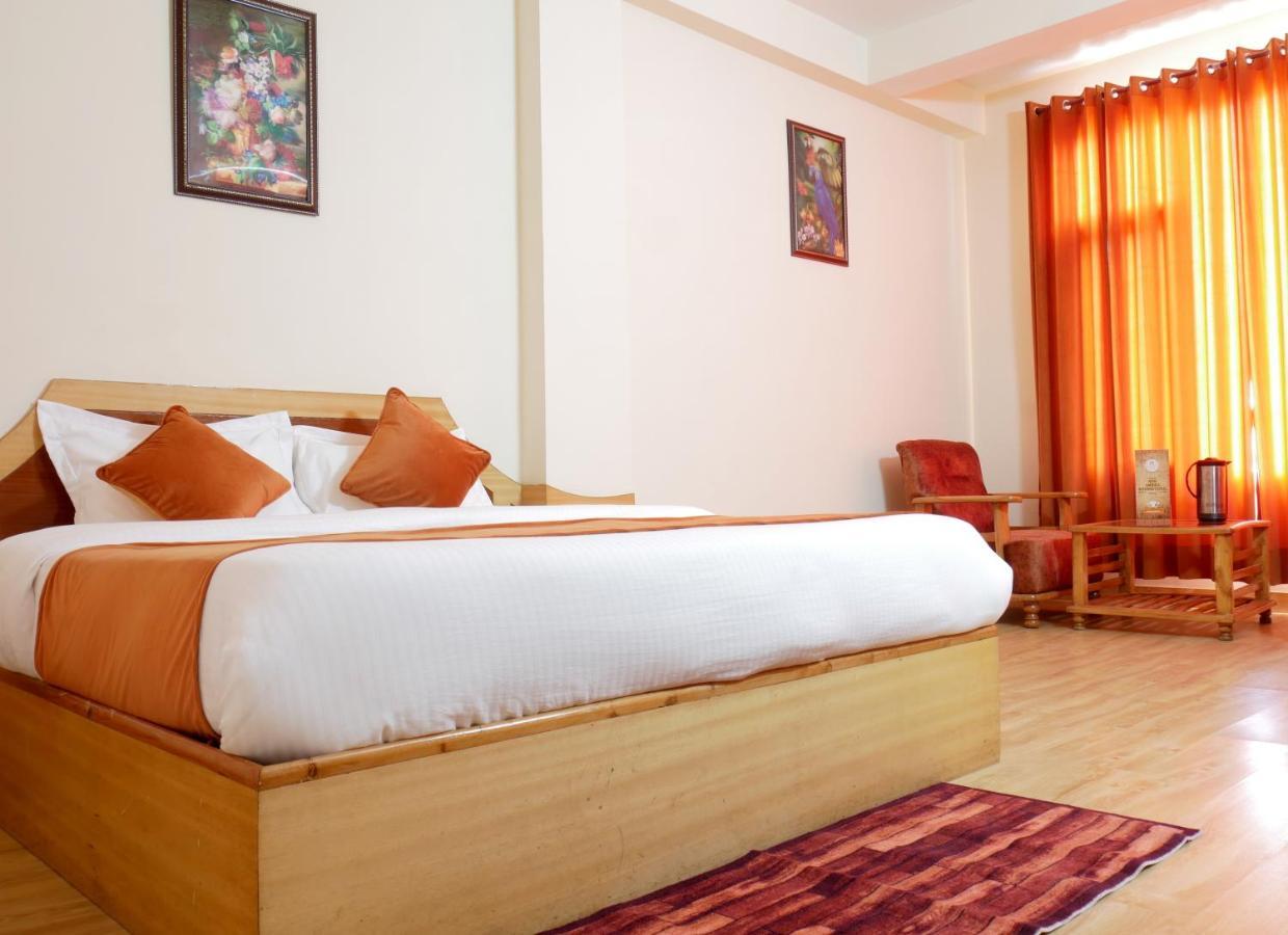 New Ambika International Mall Road Hotel Manāli Kültér fotó