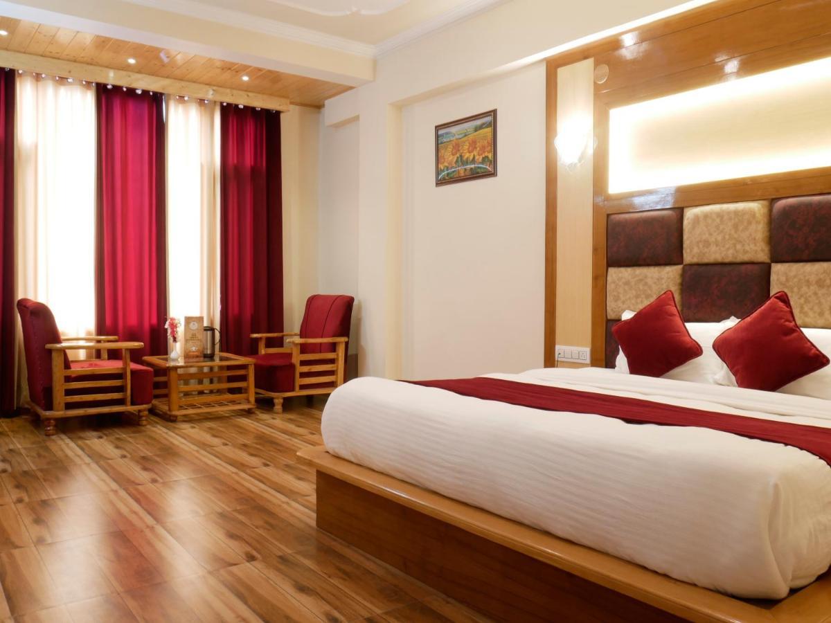New Ambika International Mall Road Hotel Manāli Kültér fotó