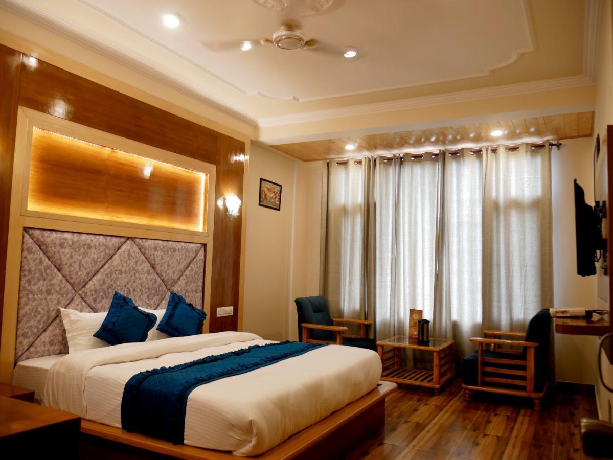 New Ambika International Mall Road Hotel Manāli Kültér fotó
