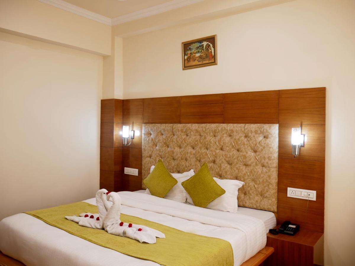 New Ambika International Mall Road Hotel Manāli Kültér fotó