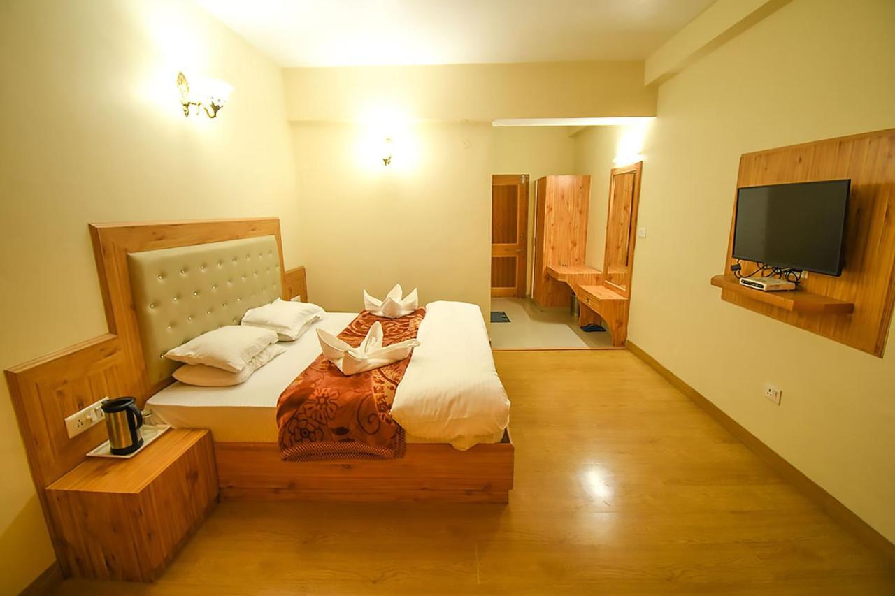 New Ambika International Mall Road Hotel Manāli Kültér fotó