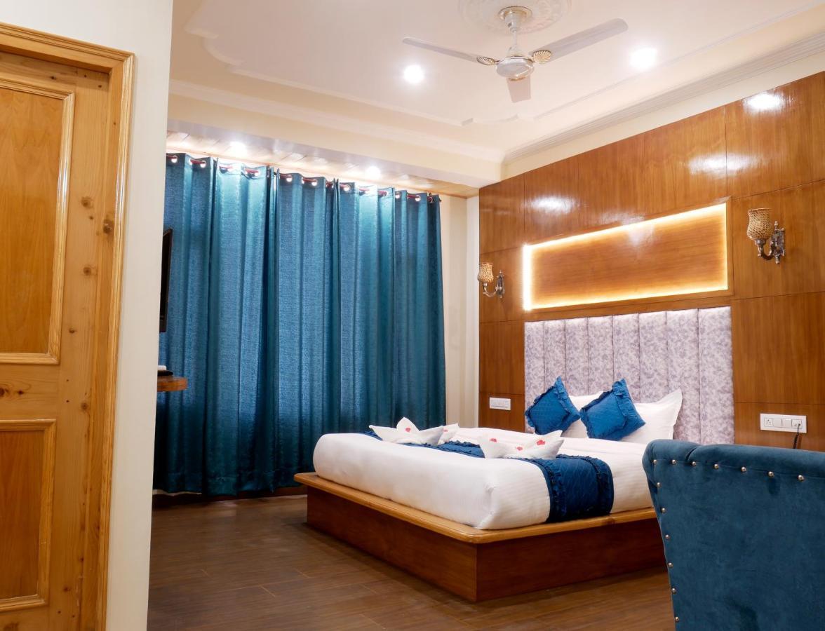 New Ambika International Mall Road Hotel Manāli Kültér fotó
