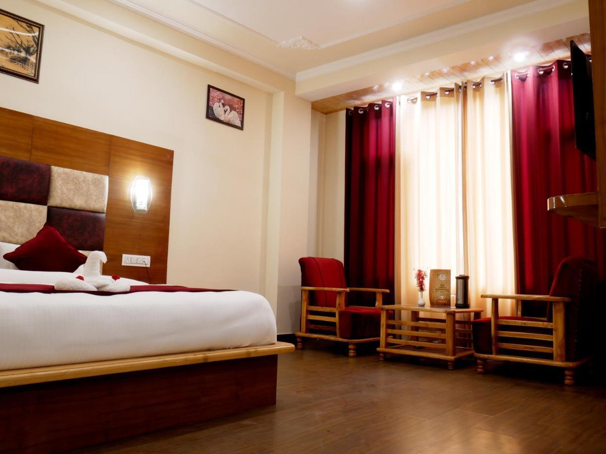 New Ambika International Mall Road Hotel Manāli Kültér fotó