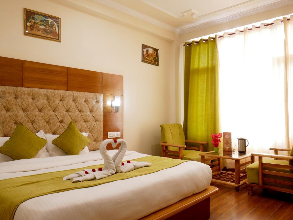 New Ambika International Mall Road Hotel Manāli Kültér fotó