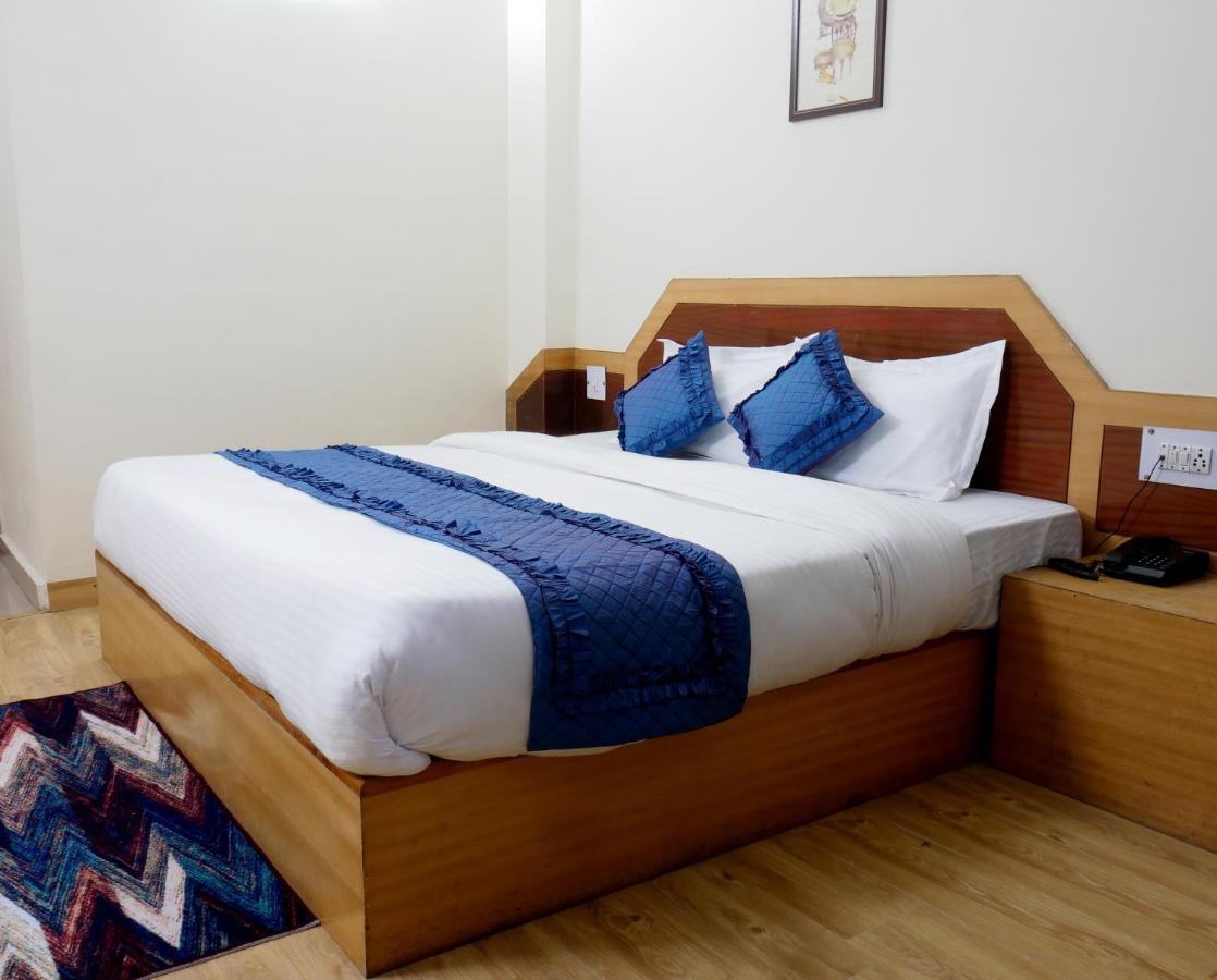 New Ambika International Mall Road Hotel Manāli Kültér fotó