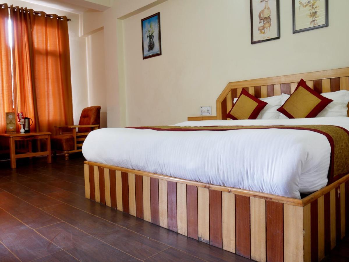 New Ambika International Mall Road Hotel Manāli Kültér fotó